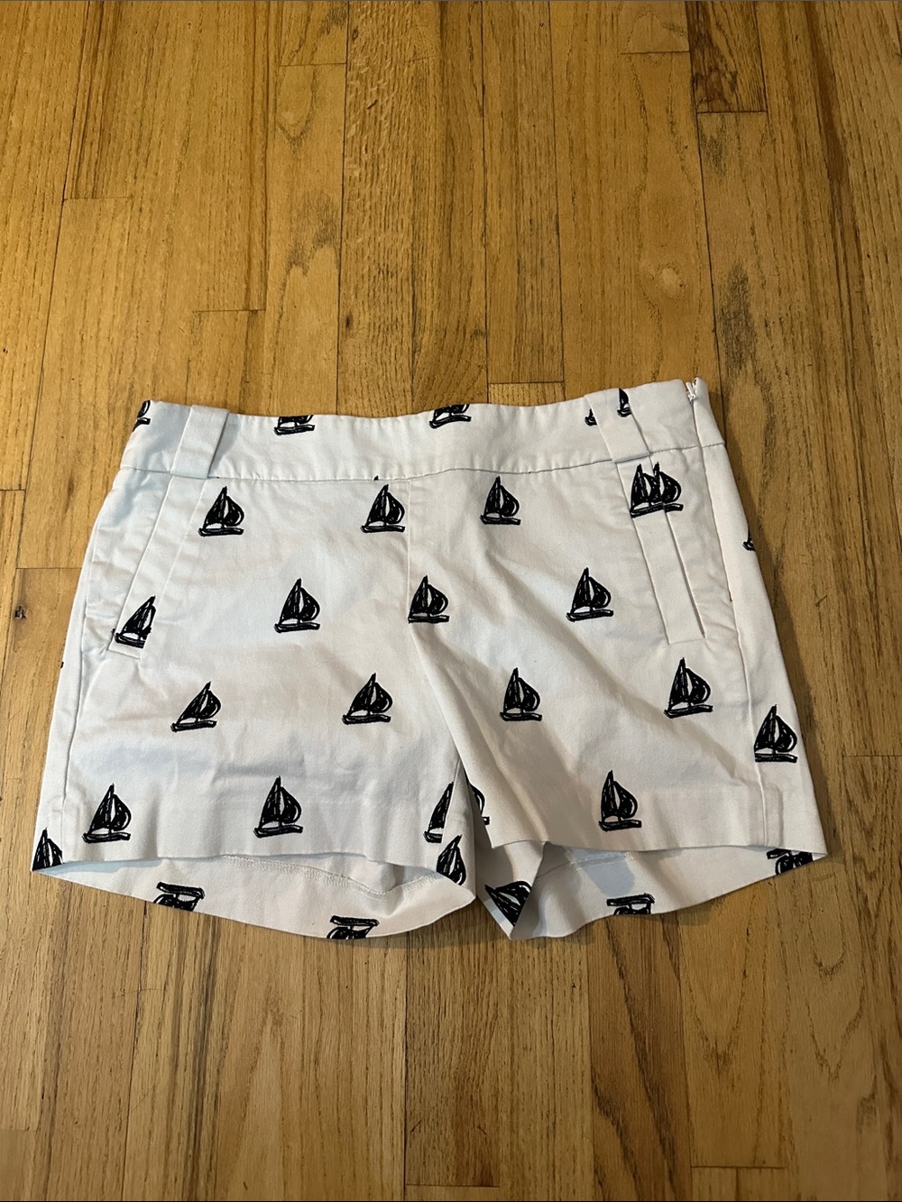 J. Crew White Shorts with Black Sailboat Print Size 8 Side Zip Womens